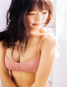 《绝色保镖甘婷婷狂秀乳沟》