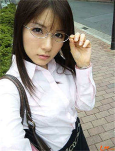 《丝袜妈咪》