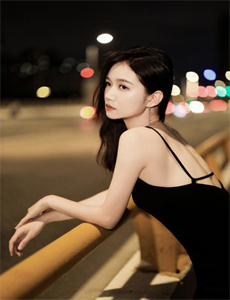 《Tinder 诈骗王》