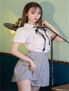 《健身教练64话再用点力下拉式》