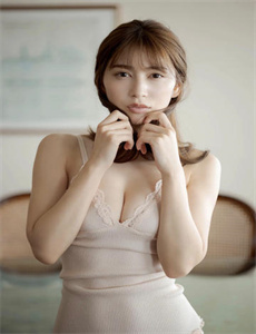 《美女与野兽 动画片 2012》
