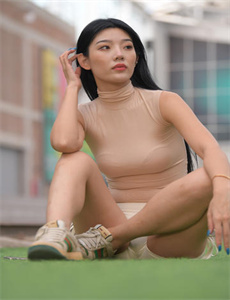 《美胞一线天》